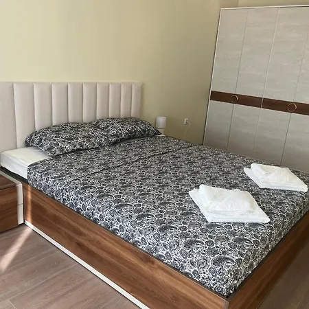דירה Yuel Home וארנה